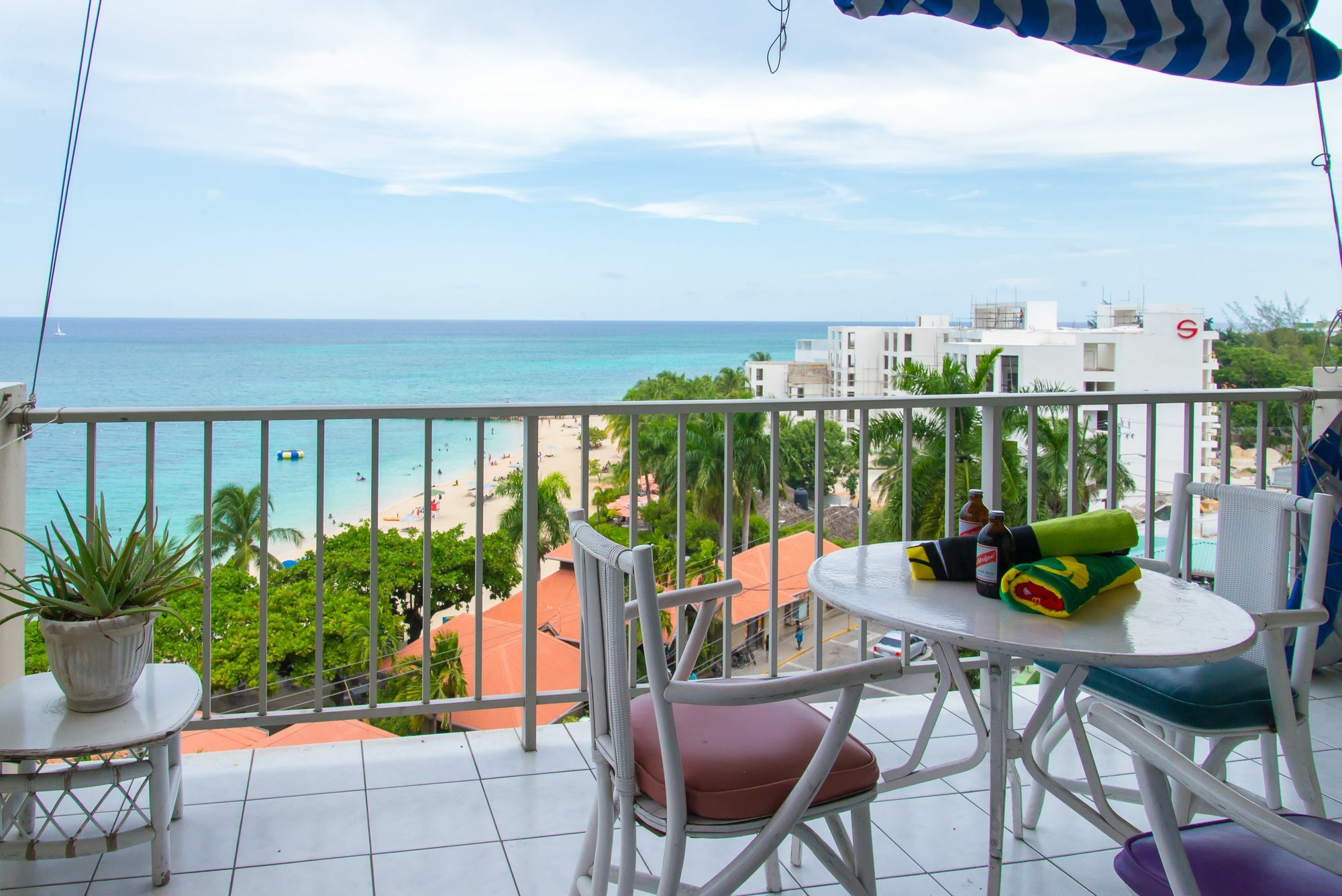 Montego Bay Club Apartments Εξωτερικό φωτογραφία