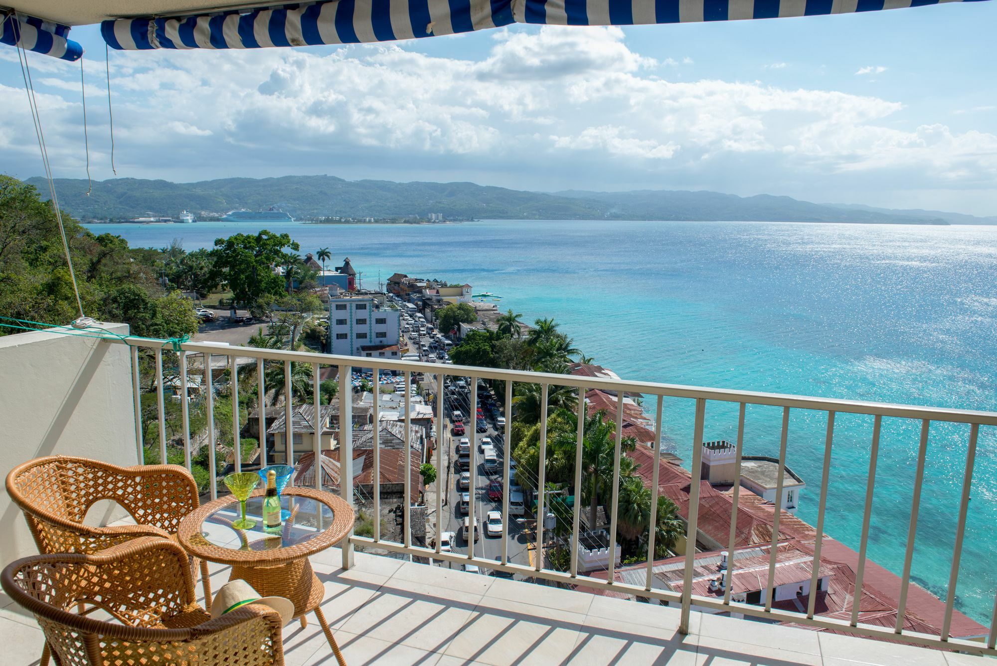 Montego Bay Club Apartments Εξωτερικό φωτογραφία