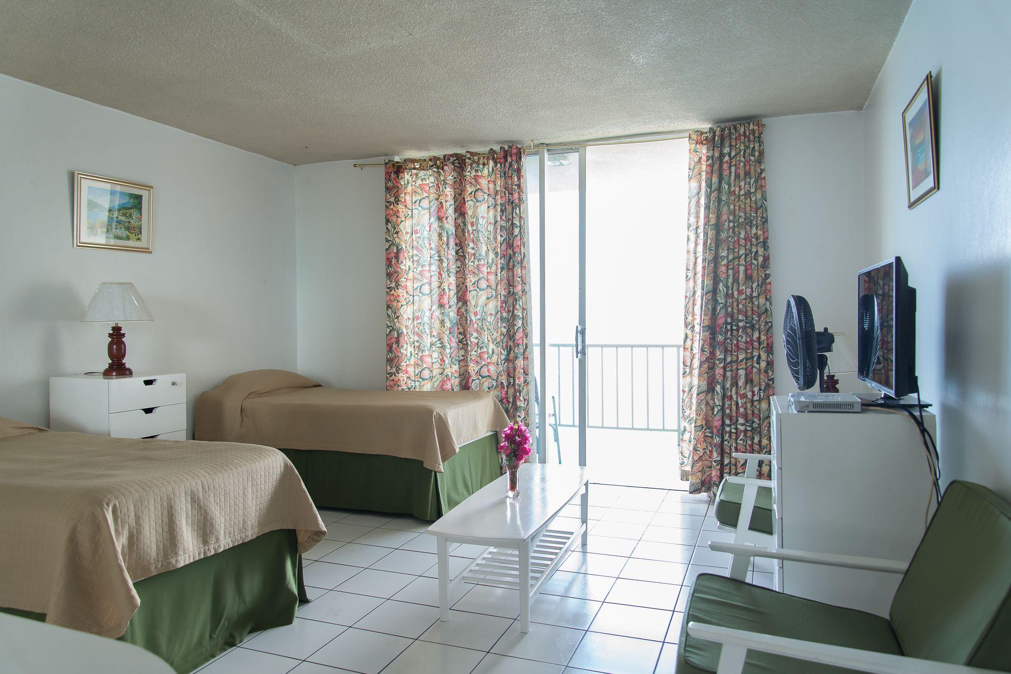 Montego Bay Club Apartments Εξωτερικό φωτογραφία
